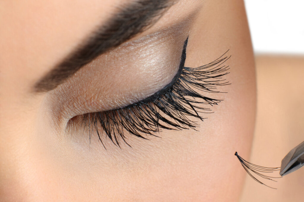 How to Choose the Best False Lashes for You