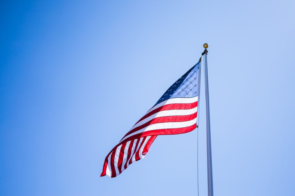 How to Choose the Best Flagpole for Your Home