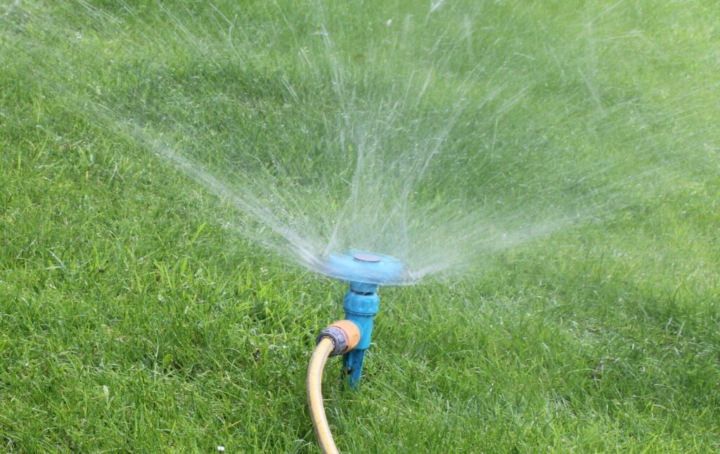 Top 4 Benefits of Having a Lawn Sprinkler System