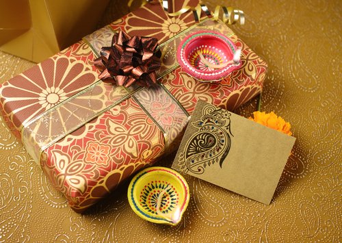 Best Diwali Gift Ideas to Surprise Your Wife this Diwali 2024